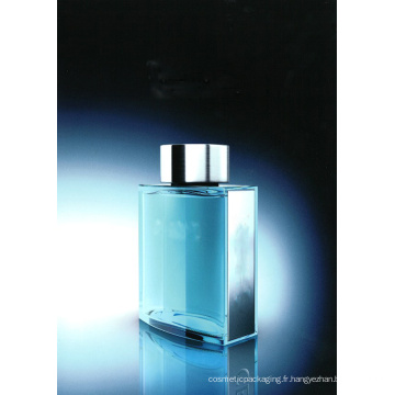 Bouteille classique dans le parfum de l&#39;homme de couleur bleue